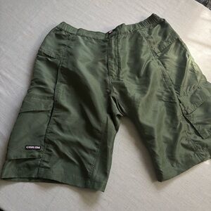 Pearl Izumi Men’s XL Cargo Shorts Khaki Green Outdoor